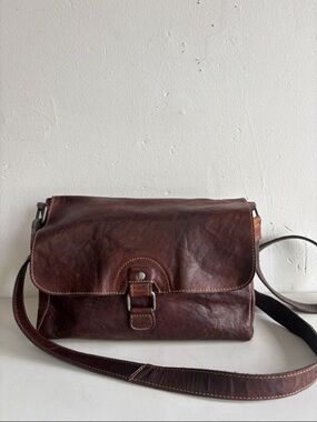Jack Georges Classic Brown Leather Crossbody Messenger Bag